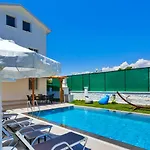 4 Bedroom With Private Pool Near Calis Villa Fethiye