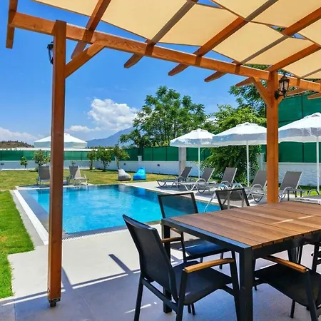 4 Bedroom With Private Pool Near Calis Villa