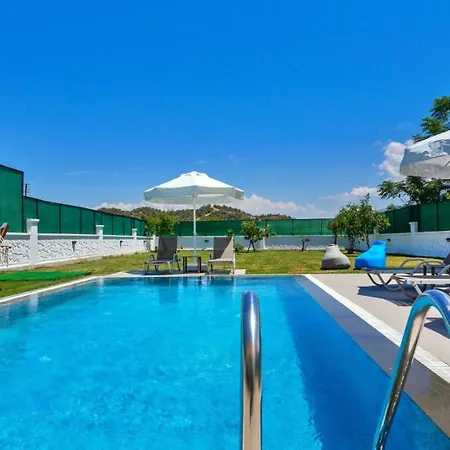 Villa 4 Bedroom With Private Pool Near Calis