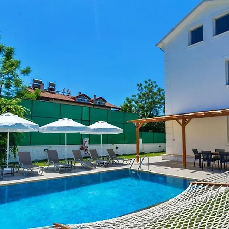 4 Bedroom With Private Pool Near Calis