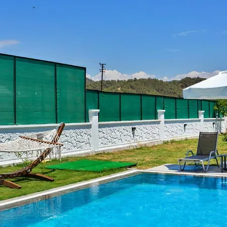 4 Bedroom With Private Pool Near Calis Willa