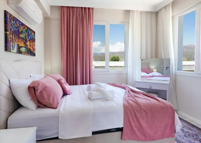 4 Bedroom With Private Pool Near Calis * 费特希耶