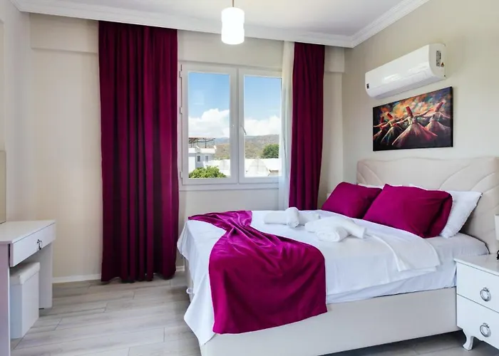 4 Bedroom With Private Pool Near Calis 别墅 费特希耶