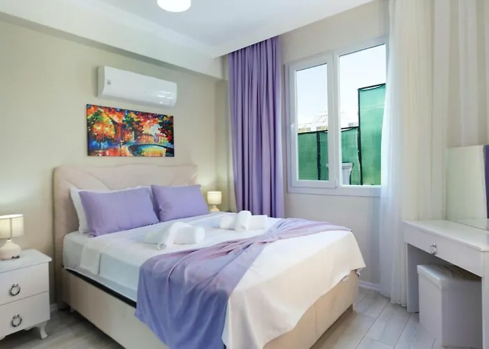 4 Bedroom With Private Pool Near Calis 费特希耶