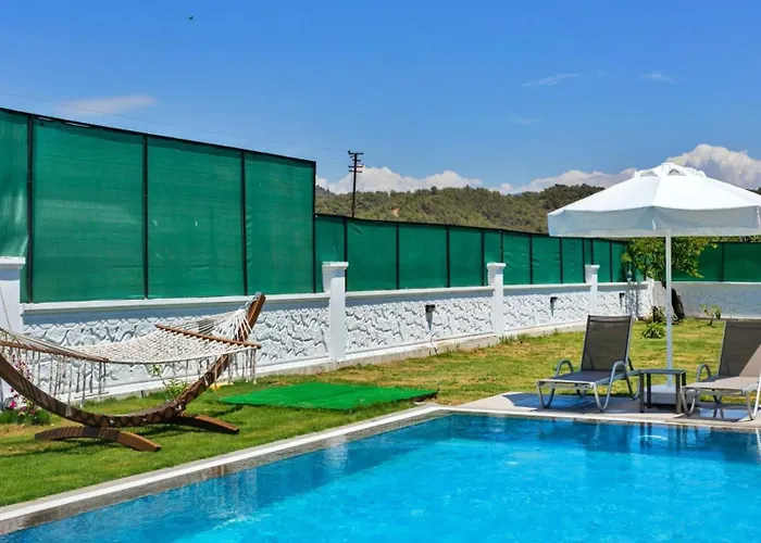 4 Bedroom With Private Pool Near Calis Villa