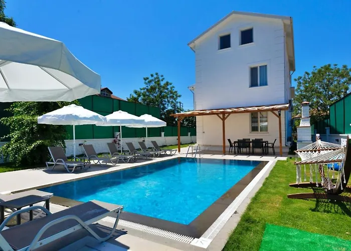 4 Bedroom With Private Pool Near Calis * 费特希耶